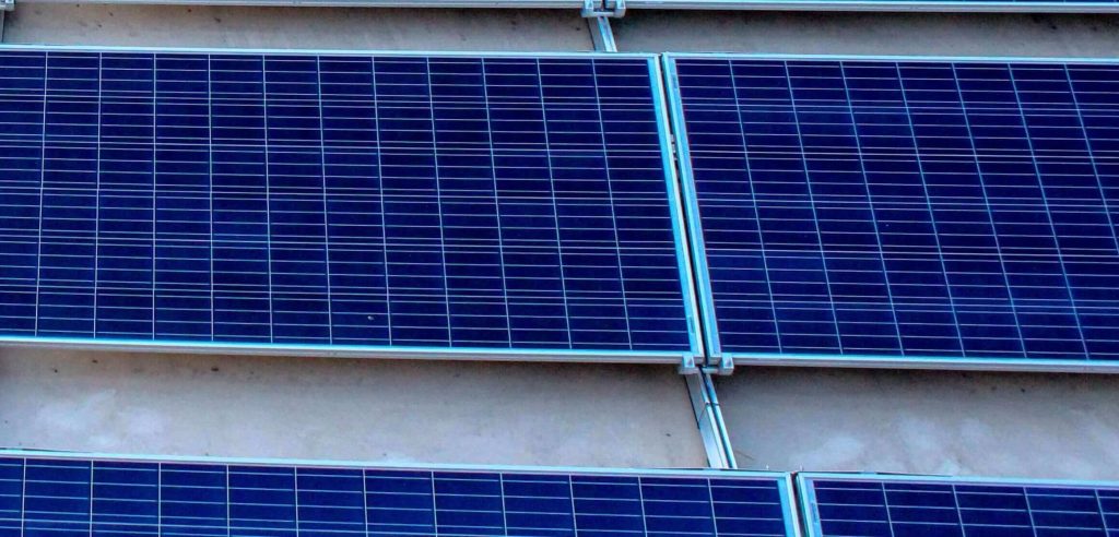 ألواح الشمسية